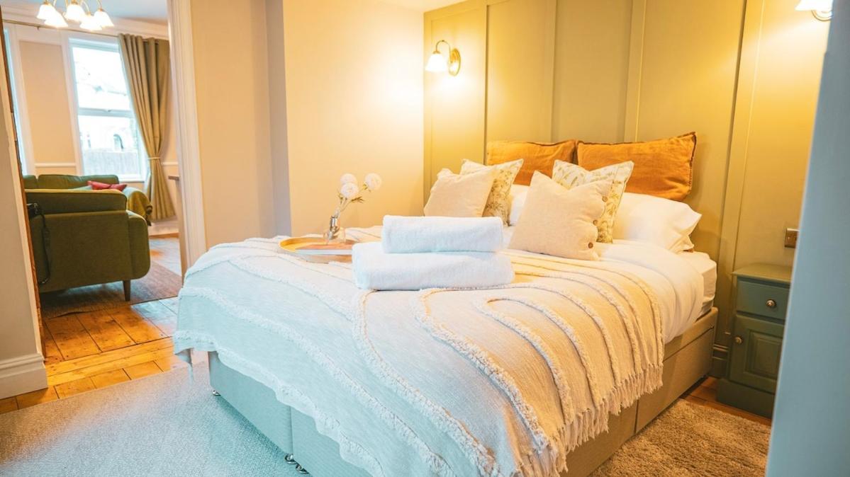The Prestbury Annexe Apartment Челтнъм Екстериор снимка