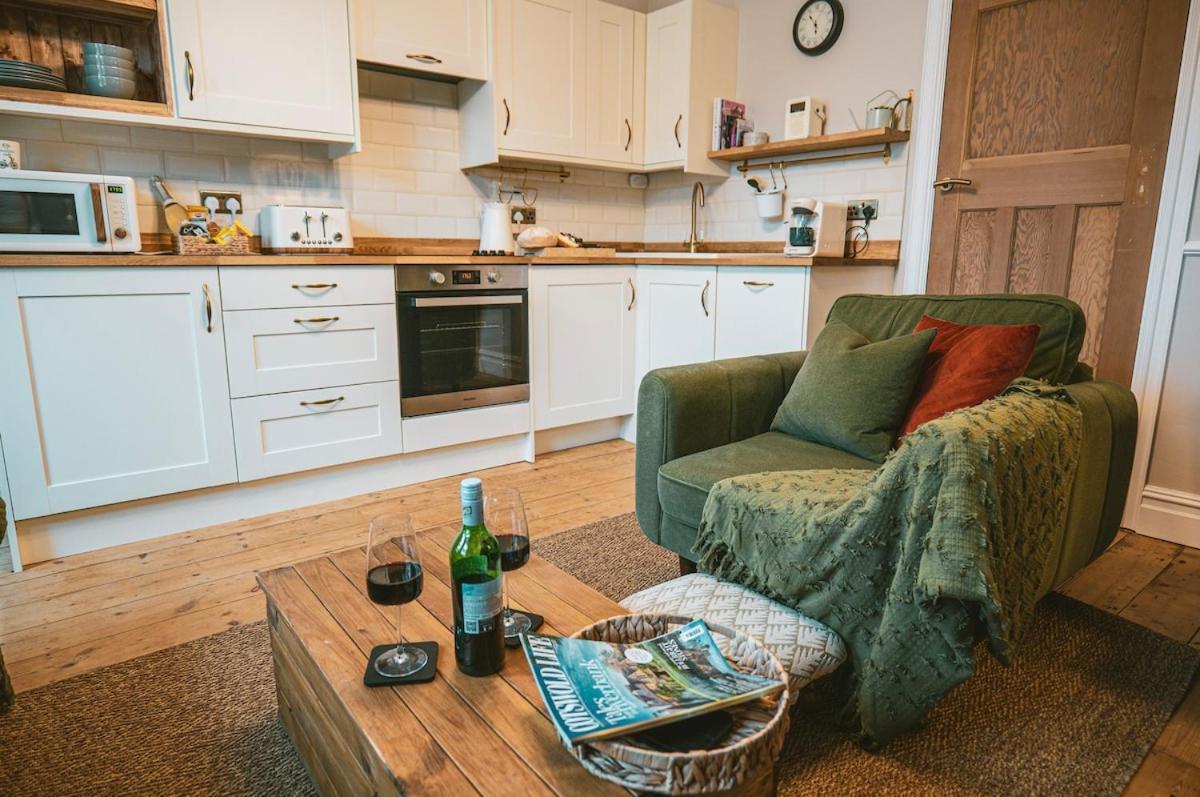 The Prestbury Annexe Apartment Челтнъм Екстериор снимка